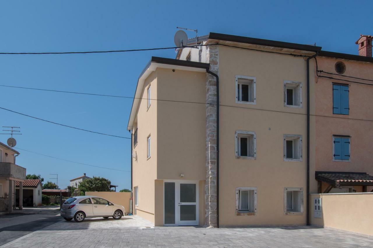 Lana House With Apartments Petrovija 外观 照片